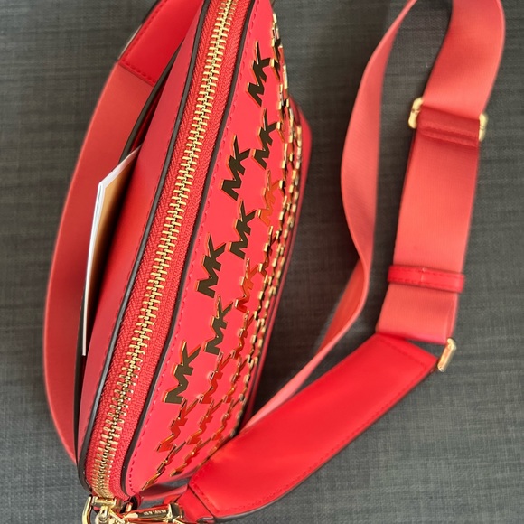 NWT MICHAEL KORS LEATHER JET SET CHARM LARGE DOME CROSSBODY BAG - Picture 5 of 11